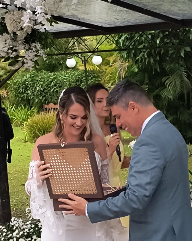 Fabiana e Herbert durante a cerimônia do casamento
